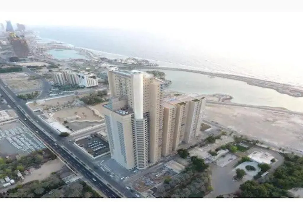 Luxurious Modern Home In Front Of Jeddah City Walk